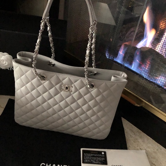Chanel Timeless Tote - Picture 3 of 4